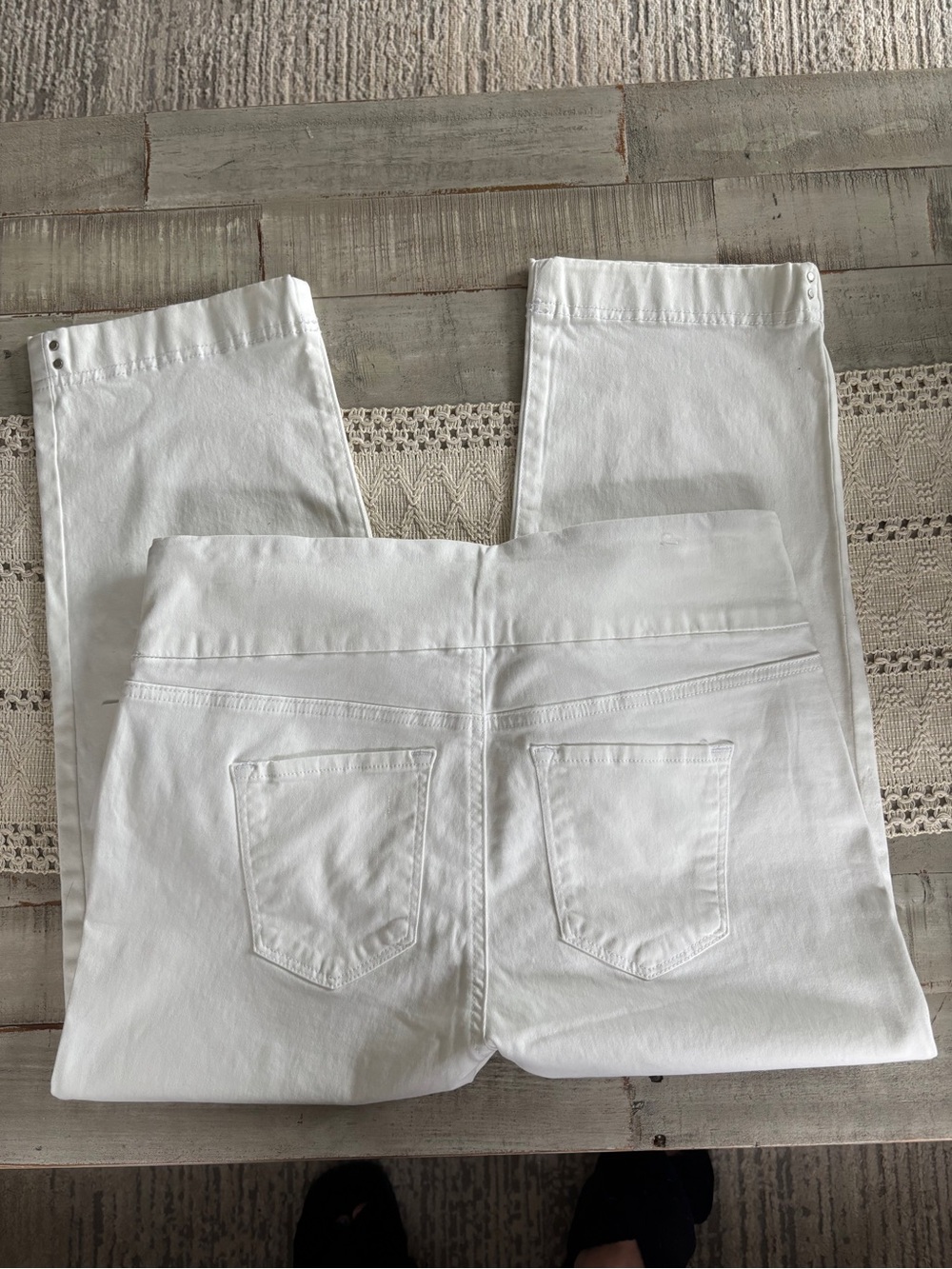 Gloria Vanderbilt White Ankle Crop Jeans - Picture 4 of 8